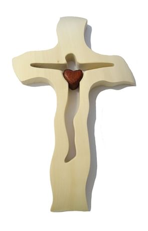 Kríž: drevený, s hnedým srdiečkom - prírodný, 21 cm