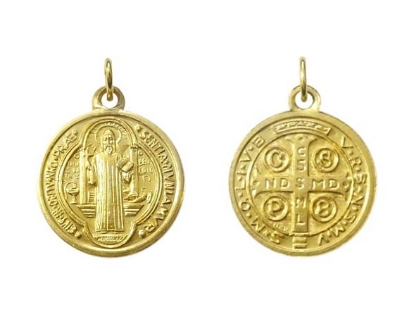Medailón: benediktínsky, kovový v zlatej farbe