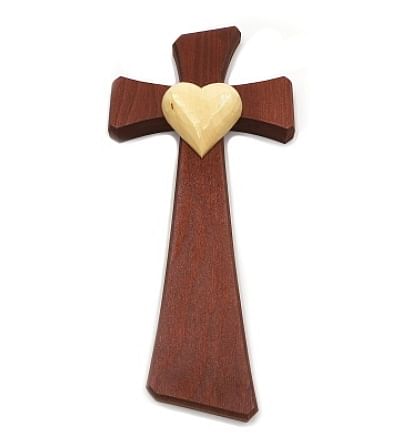Drevorezba: kríž so srdcom - gaštan, 35 cm