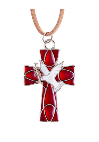 Prívesok: krížik s holubicou na koženkovej šnúrke, červený - stredný (5,5 cm)